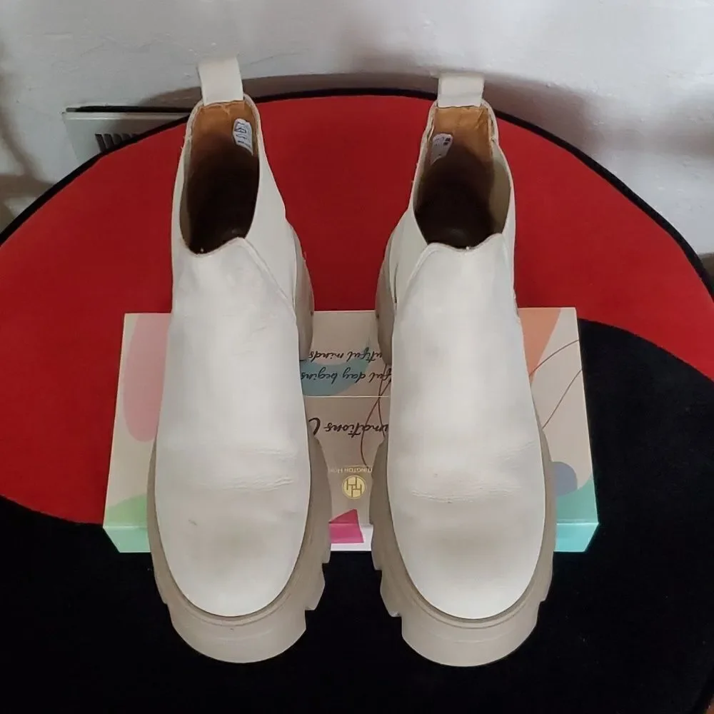 Revolve Toral Mara Boots in Igloo with Chunky Rubber Platform Size 39